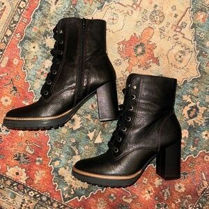 Naturalizer black Callie boot 8 wide
8w